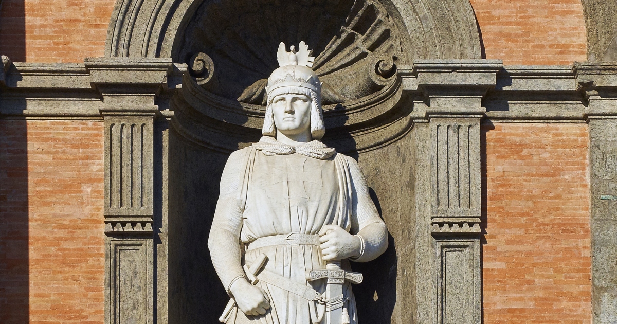 Statua di Federico II di Svevia, Palazzo Reale di Napoli
