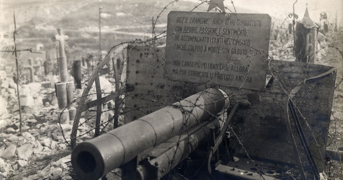 Cannone italiano abbandonato in disuso dopo la battaglia del solstizio. Archivio Fotografico Museo della Terza Armata