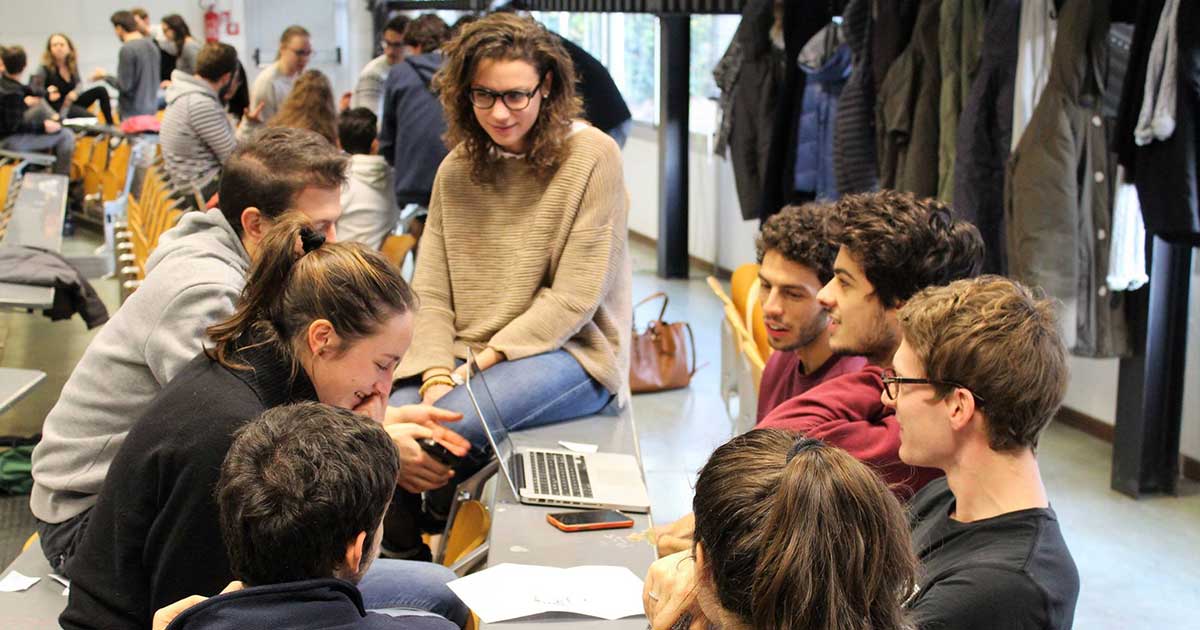 ragazzi al lavoro