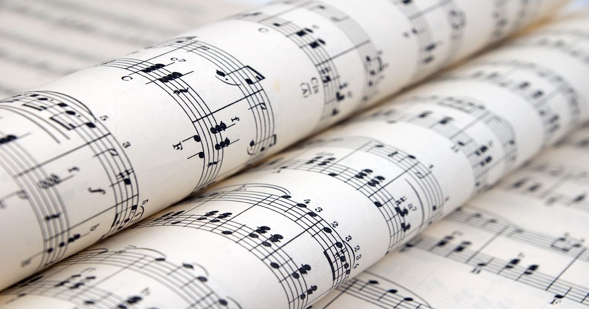 Lezione conferenza con ascolti Spartito musicale
