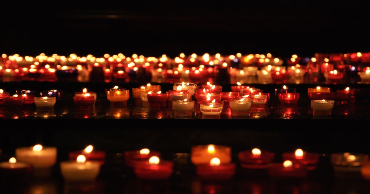 Memoria nelle storie, impegno nelle vite candele commemorative