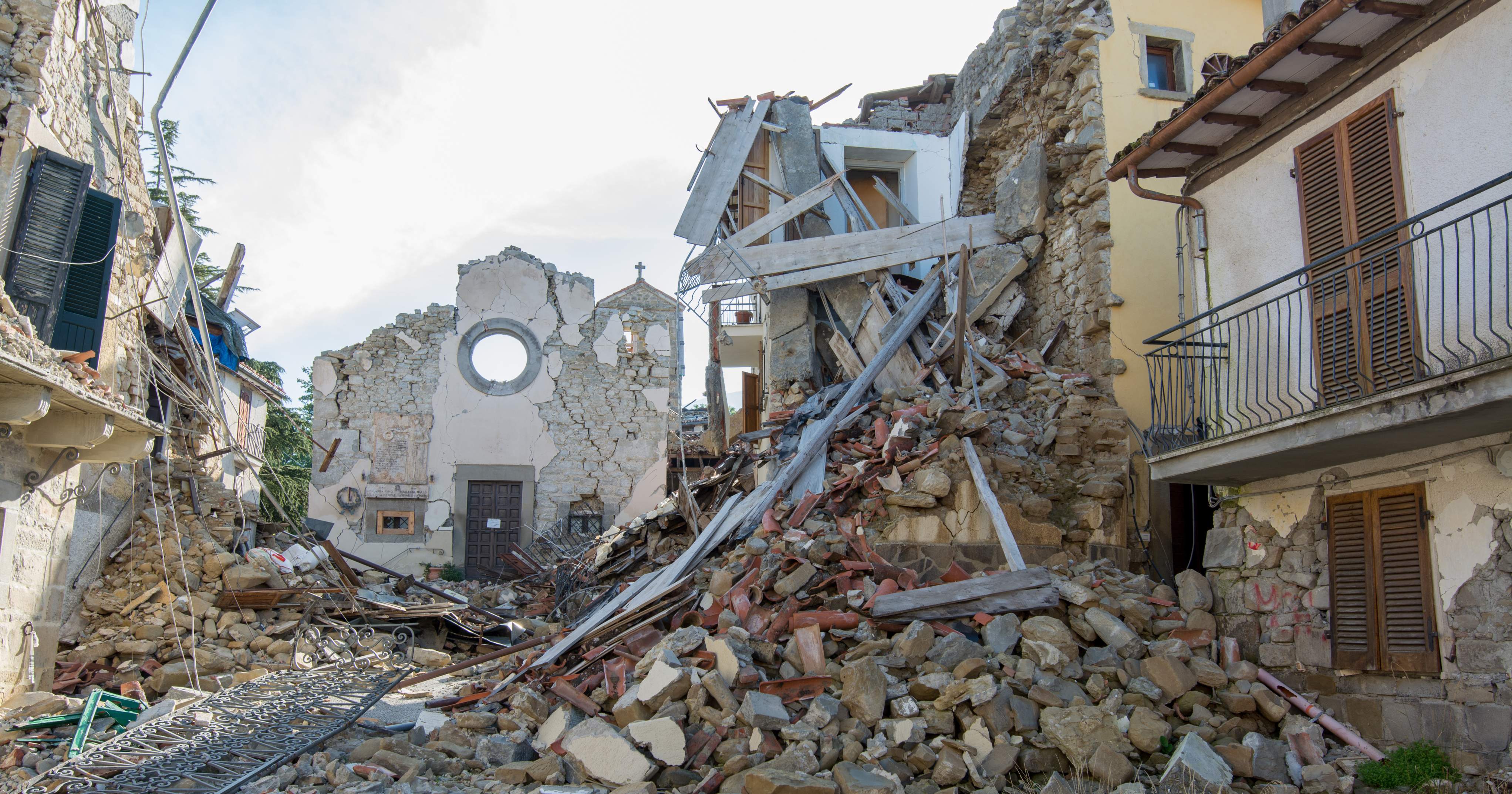 Teofania: Dio si mostra in due grandi terremoti