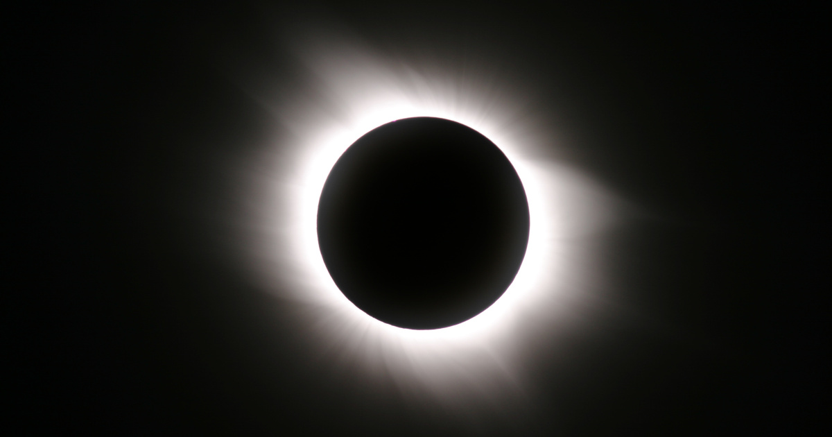 eclissi totale di sole