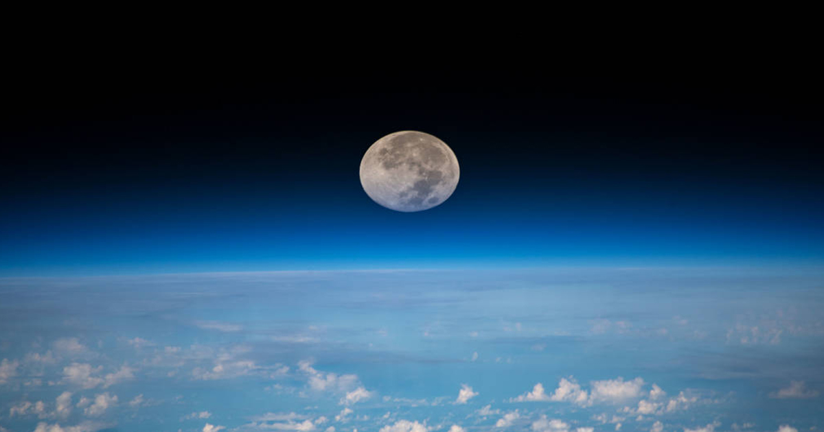 La Luna vista dalla stazione spaziale internazionale ISS. Foto: Nasa