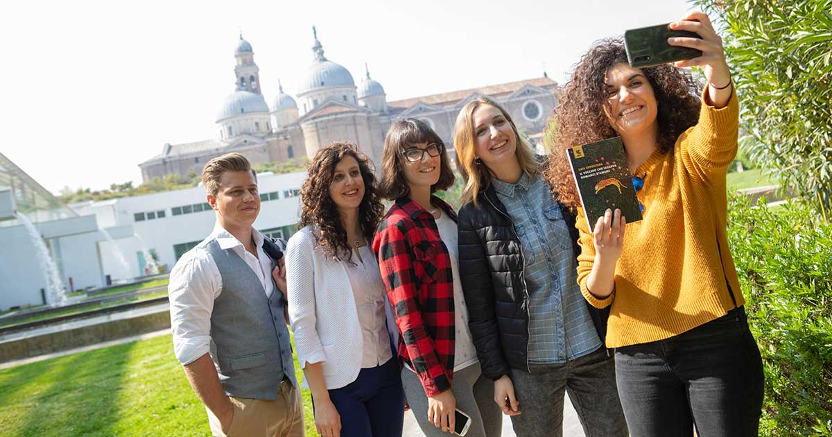 One Book One City Padova 2019 ragazzi con libro