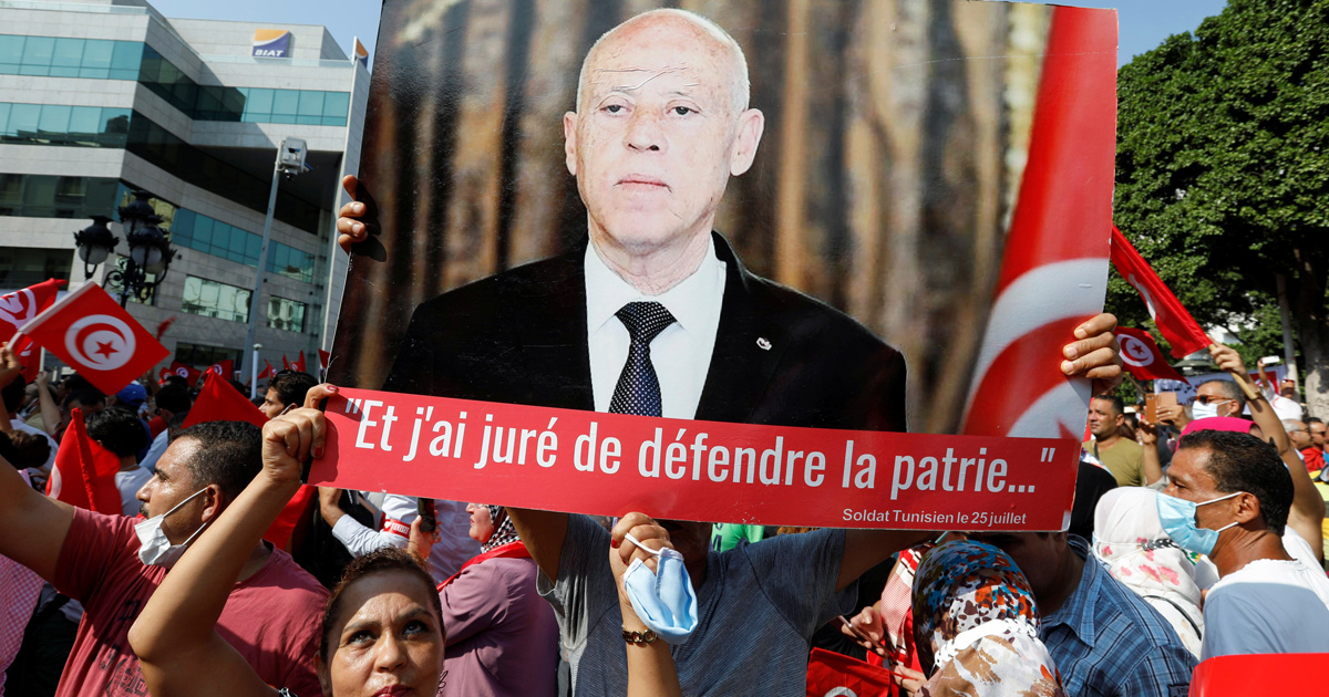 Una manifestazione a favore di  Kais Saied a Tunisi. Foto: Reuters