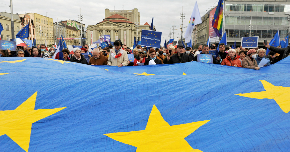 Una manifestazione in sostegno dell'UE in Polonia. Foto: Reuters