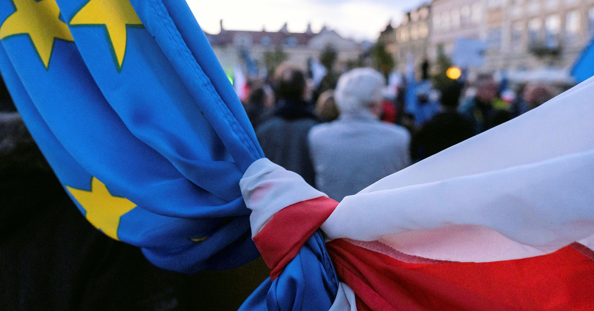 Una delle manifestazioni di sostegno ai valori dell'Unione Europea a Varsavia. Foto: Reuters