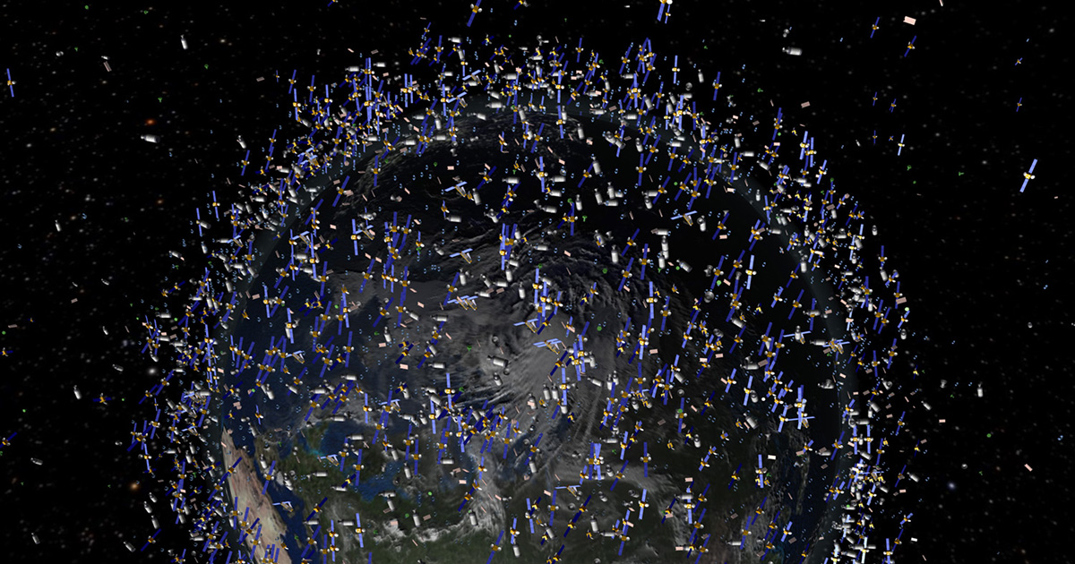Сколько спутников земли в космосе. Искусственные спутники вокруг земли. Тысячи искусственных спутников земли.