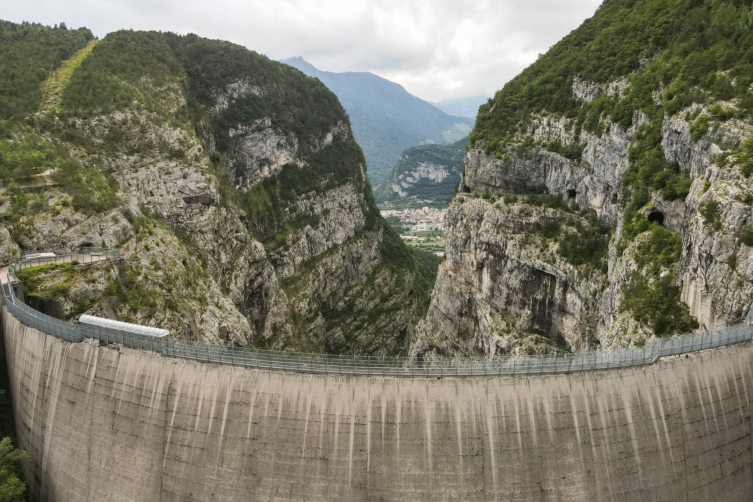 Longarone vista dalla diga, foto: Massimo Pistore