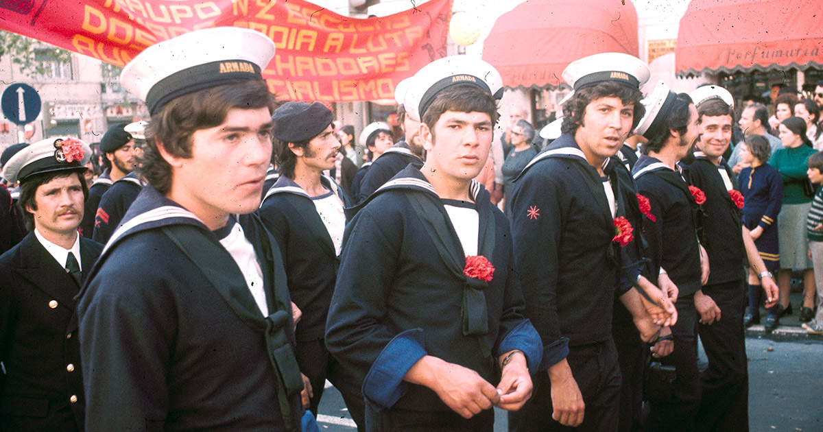 Il Portogallo durante la rivoluzione dei garofani. Foto: Contrasto
