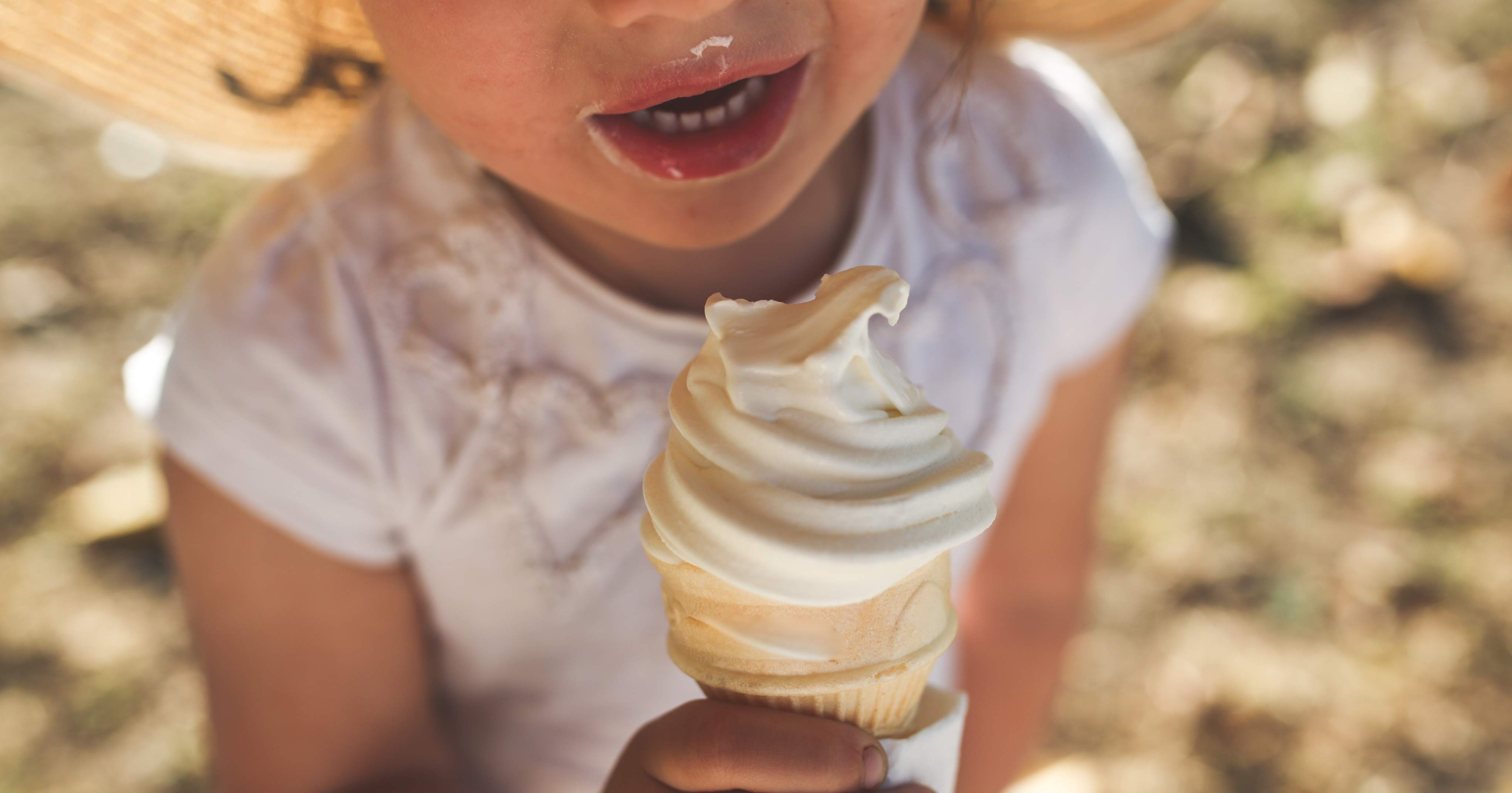 Bimba con gelato