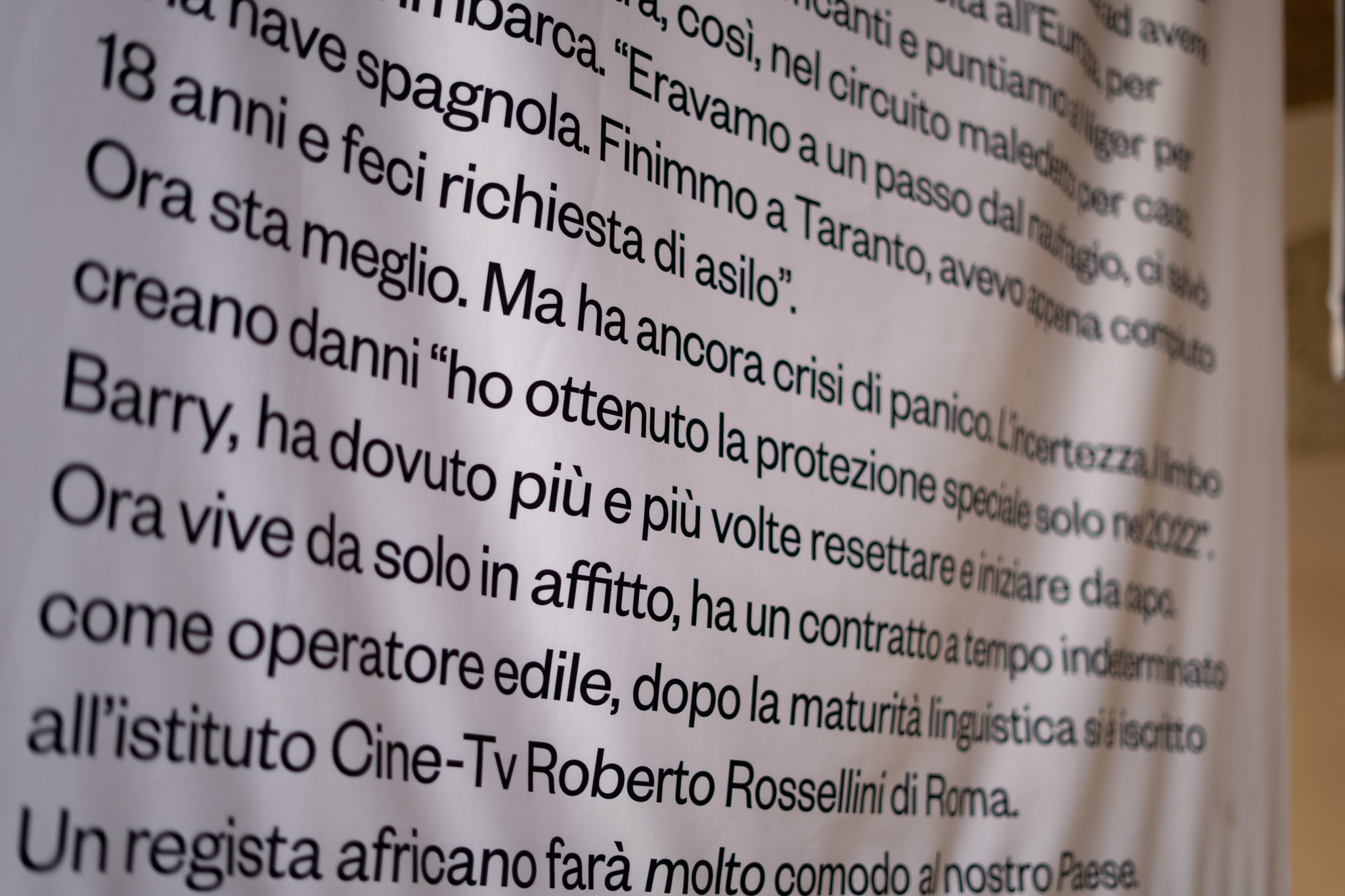 Foto mostra Out of Place