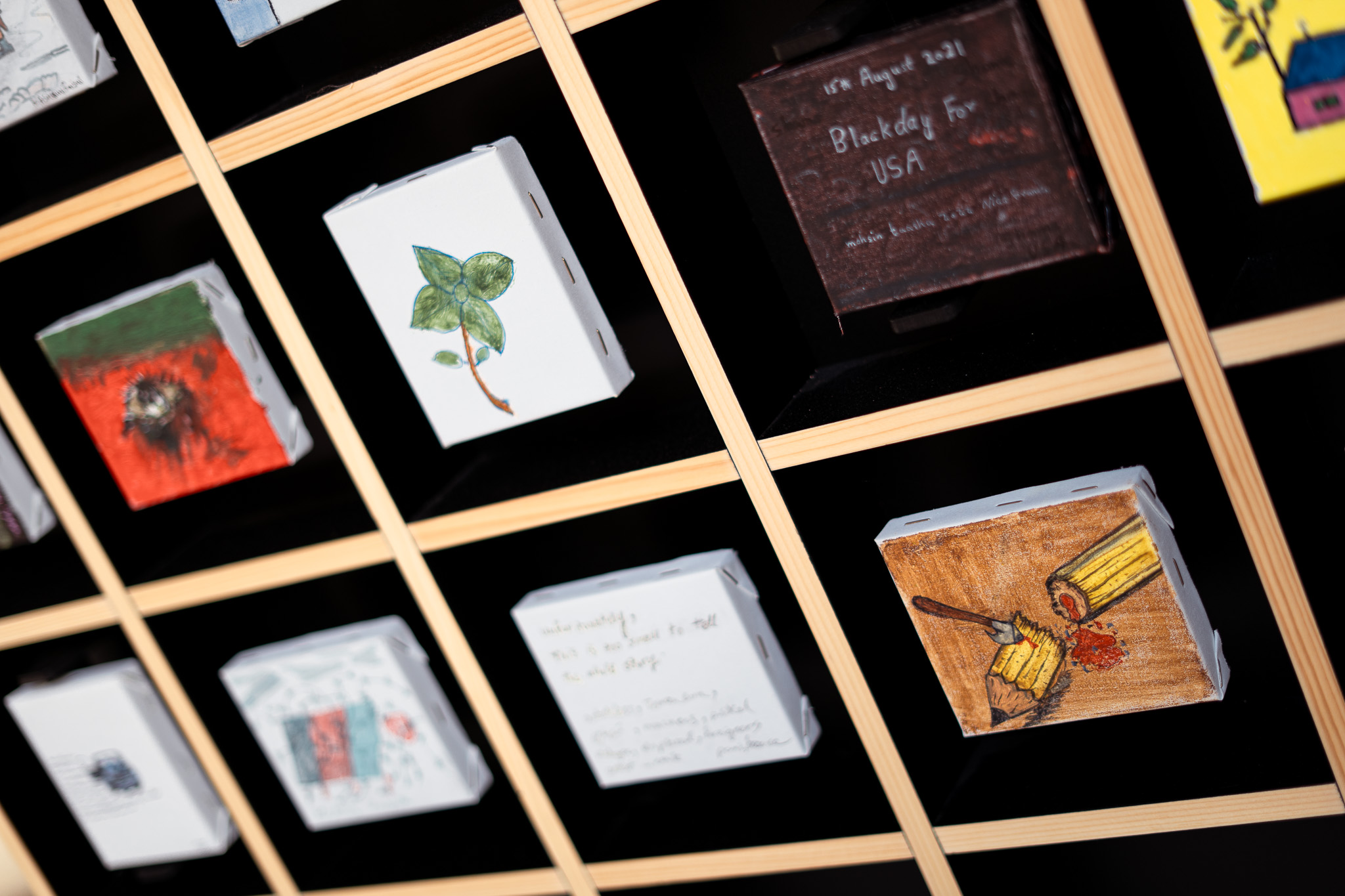 Foto mostra Out of Place