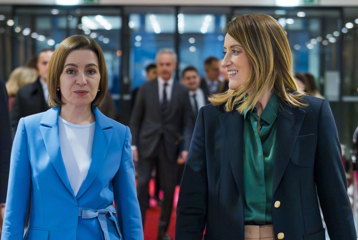 La Presidente della Moldavia Maia Sandu (a sinistra) in visita al Parlamento europeo nel dicembre 2024 a seguito della sua rielezione. La Presidente della Moldavia Maia Sandu (a sinistra) in visita al Parlamento europeo nel dicembre 2024 a seguito della sua rielezione.