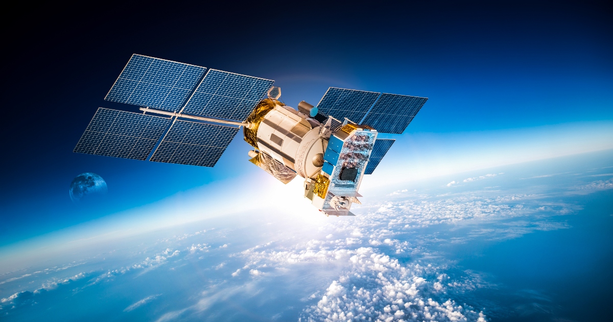 Satellite nello spazio Satellite nello spazio