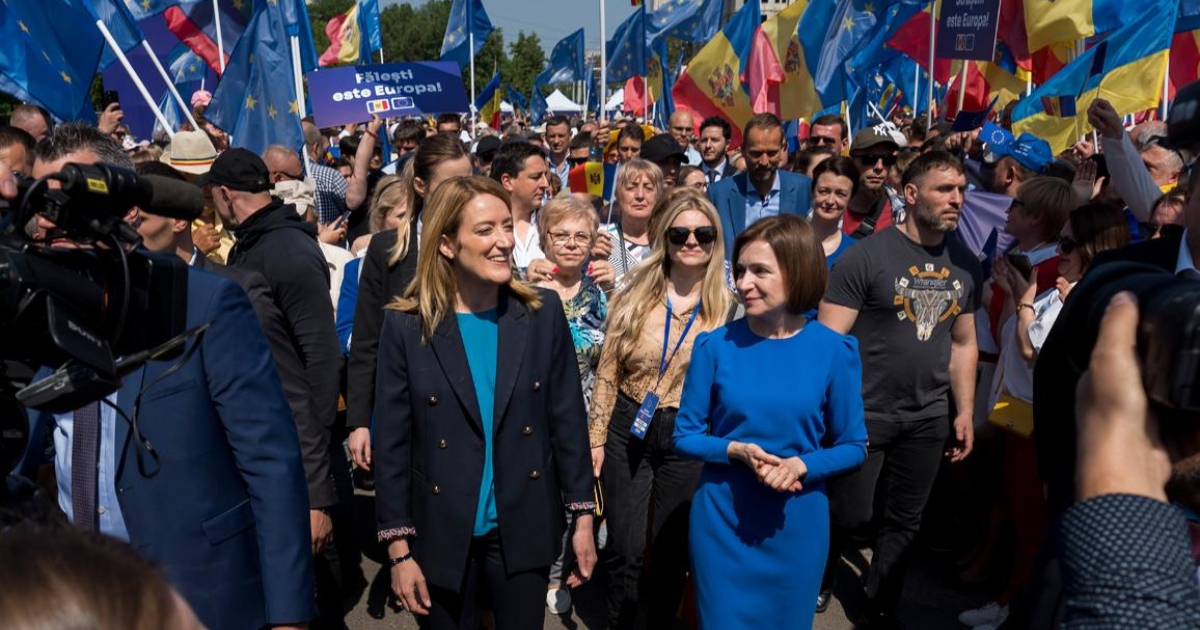La Presidente della Moldavia Maia Sandu (a sinistra) in visita al Parlamento europeo nel dicembre 2024 a seguito della sua rielezione. La Presidente della Moldavia Maia Sandu (a sinistra) in visita al Parlamento europeo nel dicembre 2024 a seguito della sua rielezione.