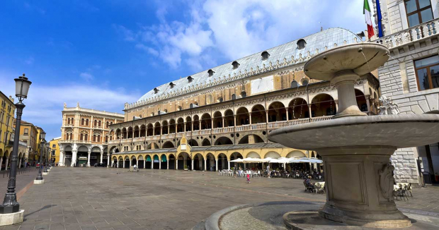 foto di palazzo della Ragione
