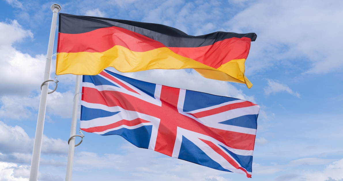Le bandiere della Germania e dello UK - foto Shutterstock Le bandiere della Germania e dello UK - foto Shutterstock