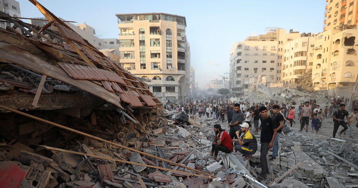 Gaza city bombardata