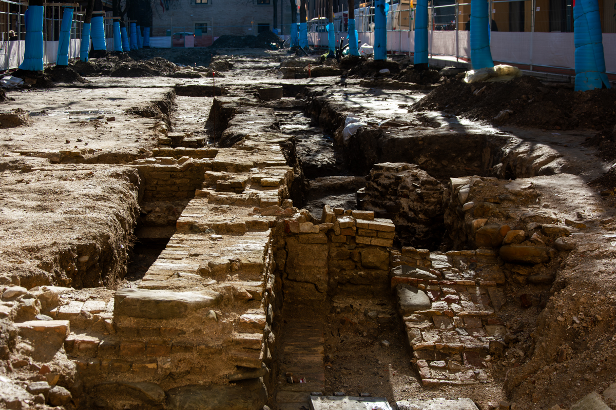 Scavi presso l'area in Piazza Andrea Costa