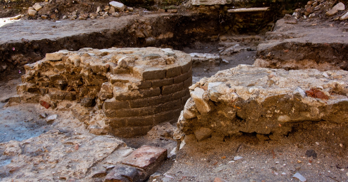 Resti della colonna della Basilica di Vitruvio