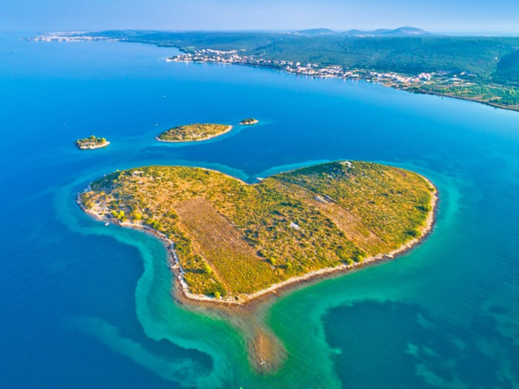 isola a forma di cuore