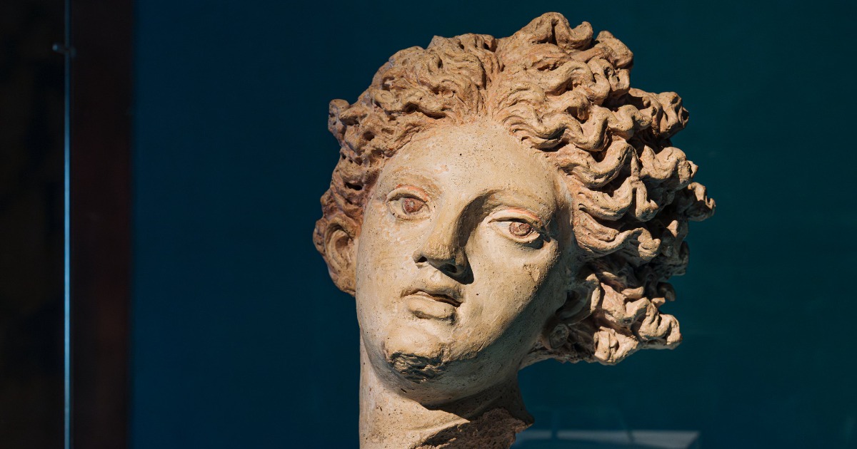 Testa della dea Leucothea, proveniente dal santuario portuale di Pyrgi