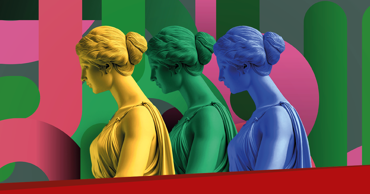 3 statue femminili colorate allineate 