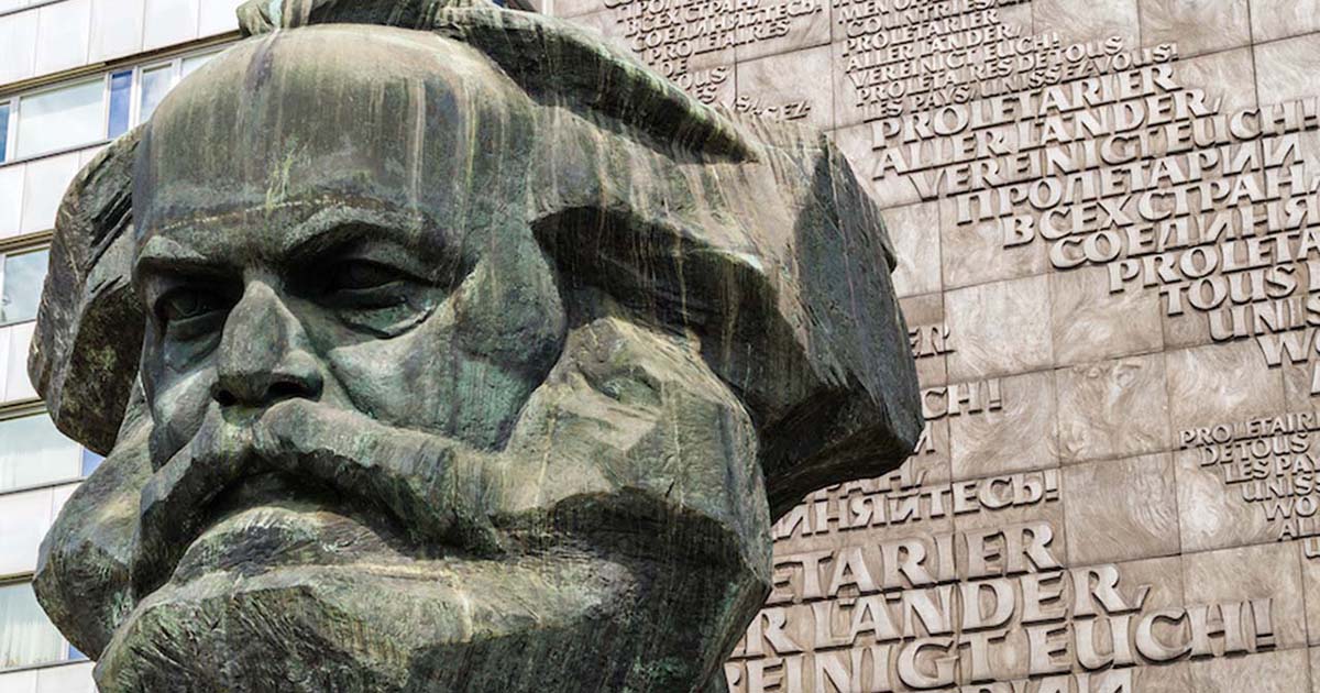 volto marx in pietra 