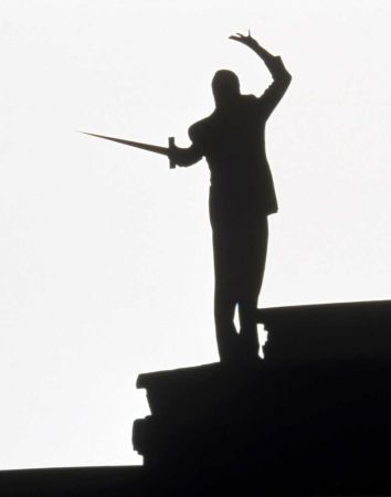 guerriero con spada