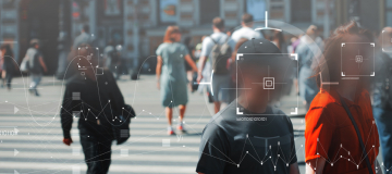 Sorveglianza e repressione digitale: intervista a Steven Feldstein