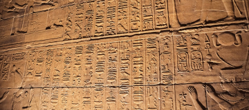 Stele di Rosetta. Svelato due secoli fa il segreto dietro ai geroglifici