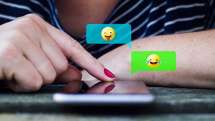texting con emoji