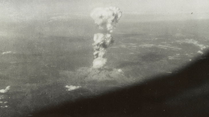 Il fungo atomico della bomba atomica su Hiroshima