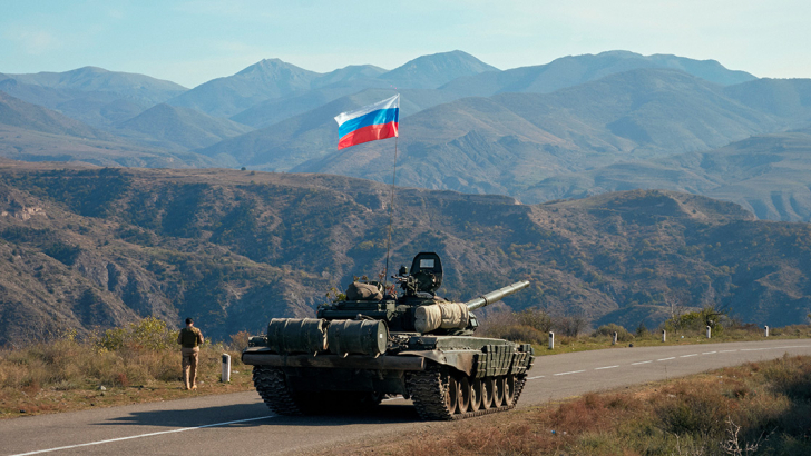 Un veicolo militare russo nella regione del Nagorno-Karabakh. Foto: Reuters