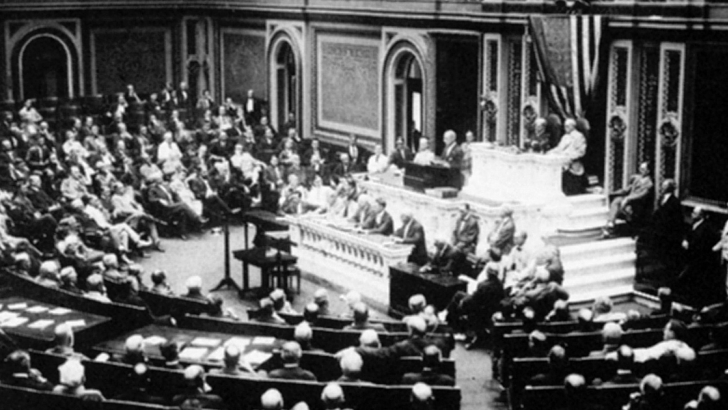 1917 : Thomas Woodrow WILSON (​ 1856 Ð 1924 ), 28th Presiden​t of the United States before ​Congress, announcing the break​ in the official relations wit​h Germany. Foto: Contrasto