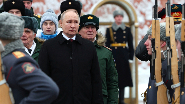Vladimir Putin a una recente parata militare. Foto: Reuters