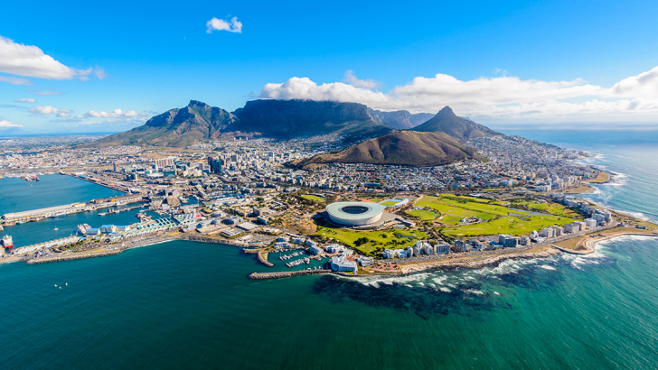 Una veduta aerea della città di Cape Town.