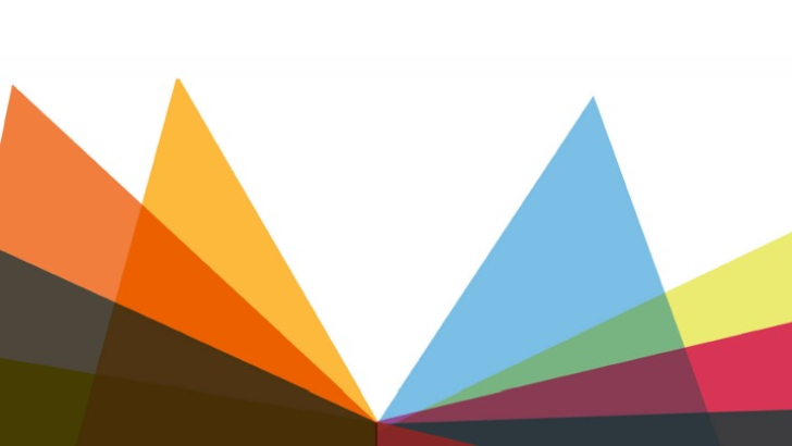 triangoli colorati sovrapposti, come pagine di un libro
