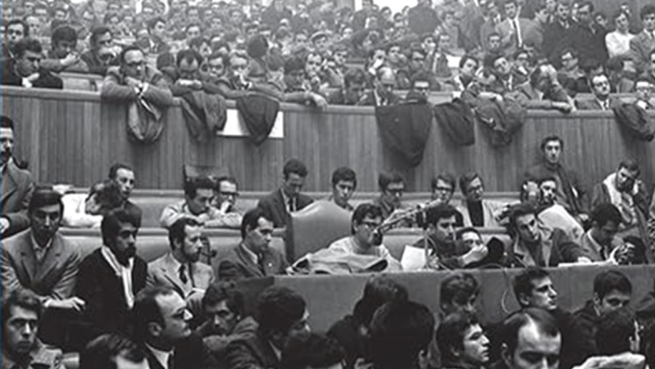 università