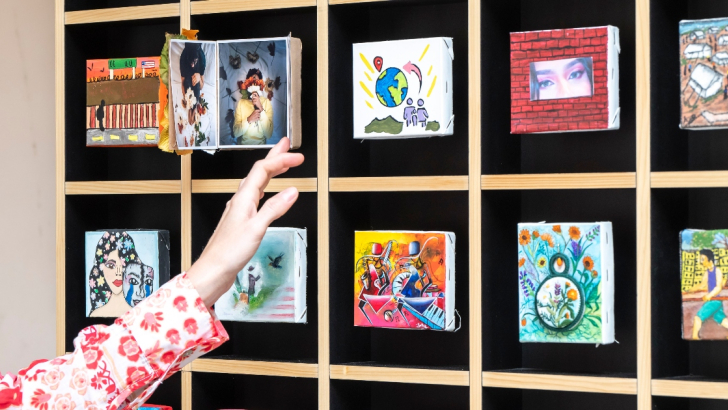 Mostra Out of Place