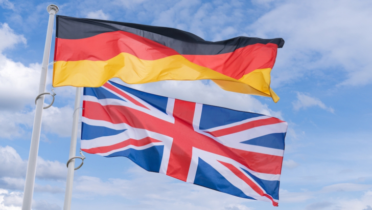 Le bandiere della Germania e dello UK - foto Shutterstock