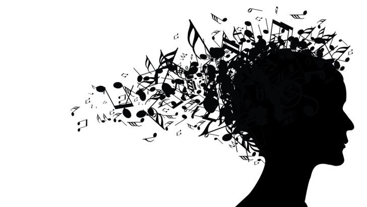 testa femminile con note musicali uscenti