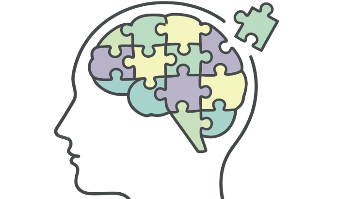 mente con cervello a puzzle