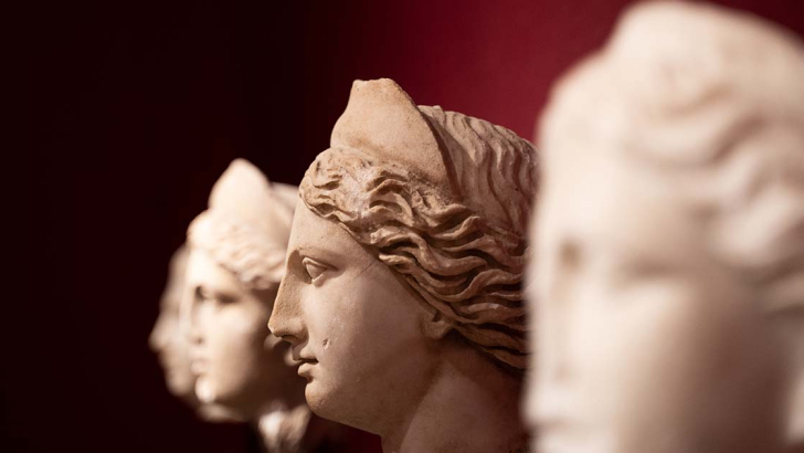 statue romane di donne