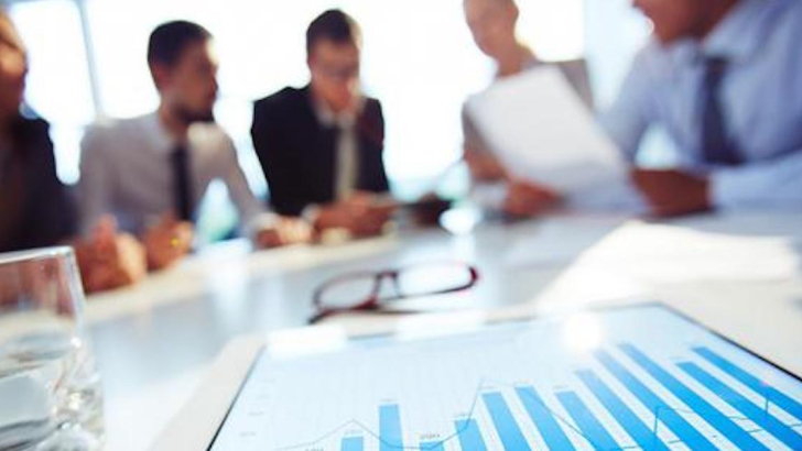 riunione com persone