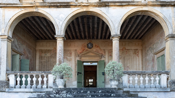 entrata di villa roberti