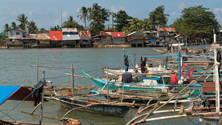 Villaggio di pescatori nelle Filippine