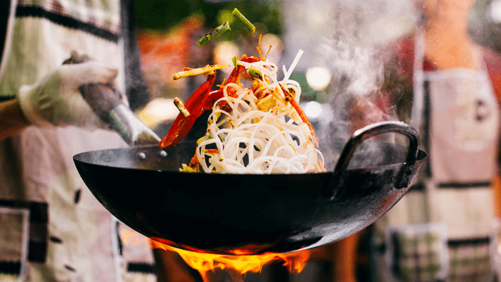 pentola con cibo saltato